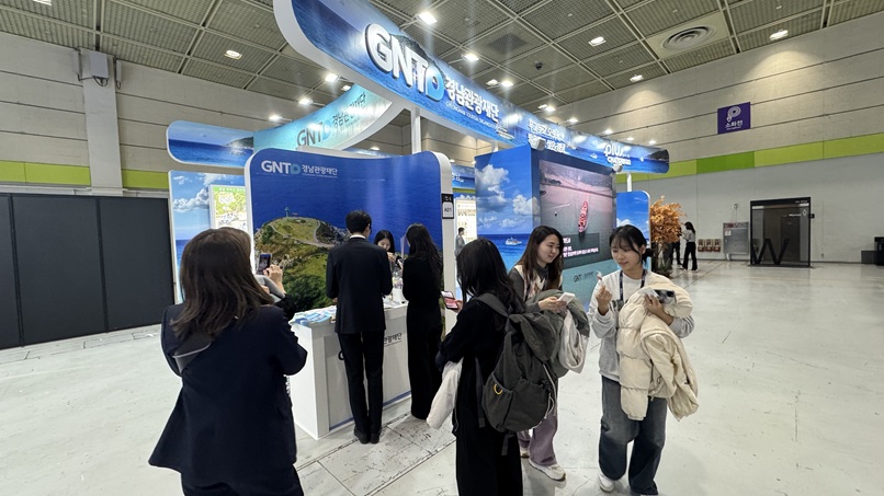 KME 부스사진.jpg